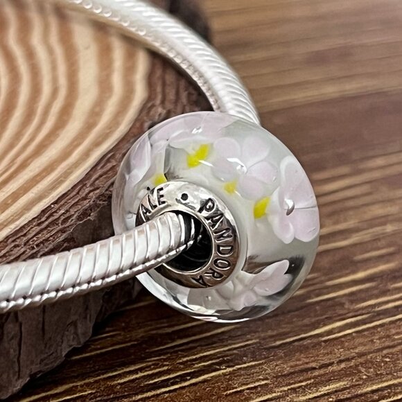 Pandora Field of Daisies Murano Glass Charm - Picture 3 of 3